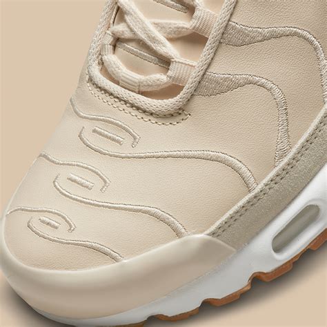 nike max beige